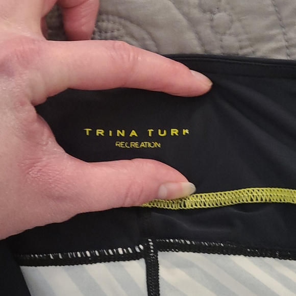 EUC MATCHING TRINA TURK ACTIVE WEAR SET SZ M - Picture 5 of 6